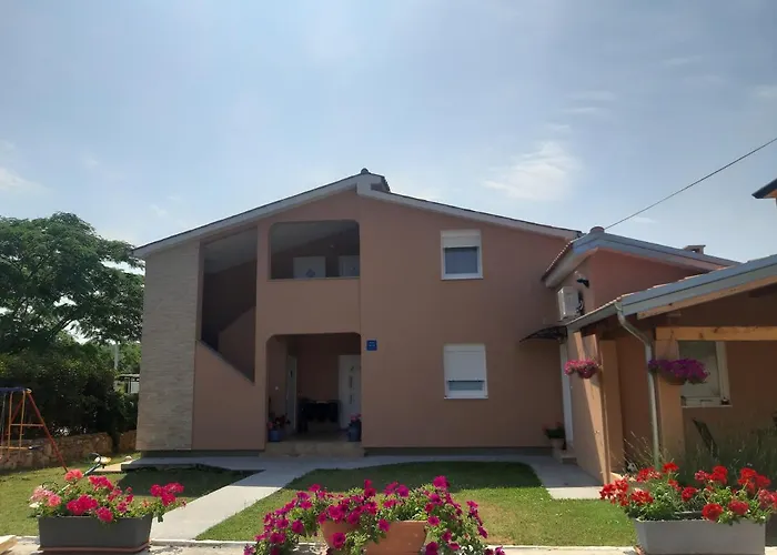 Apartments Dora
