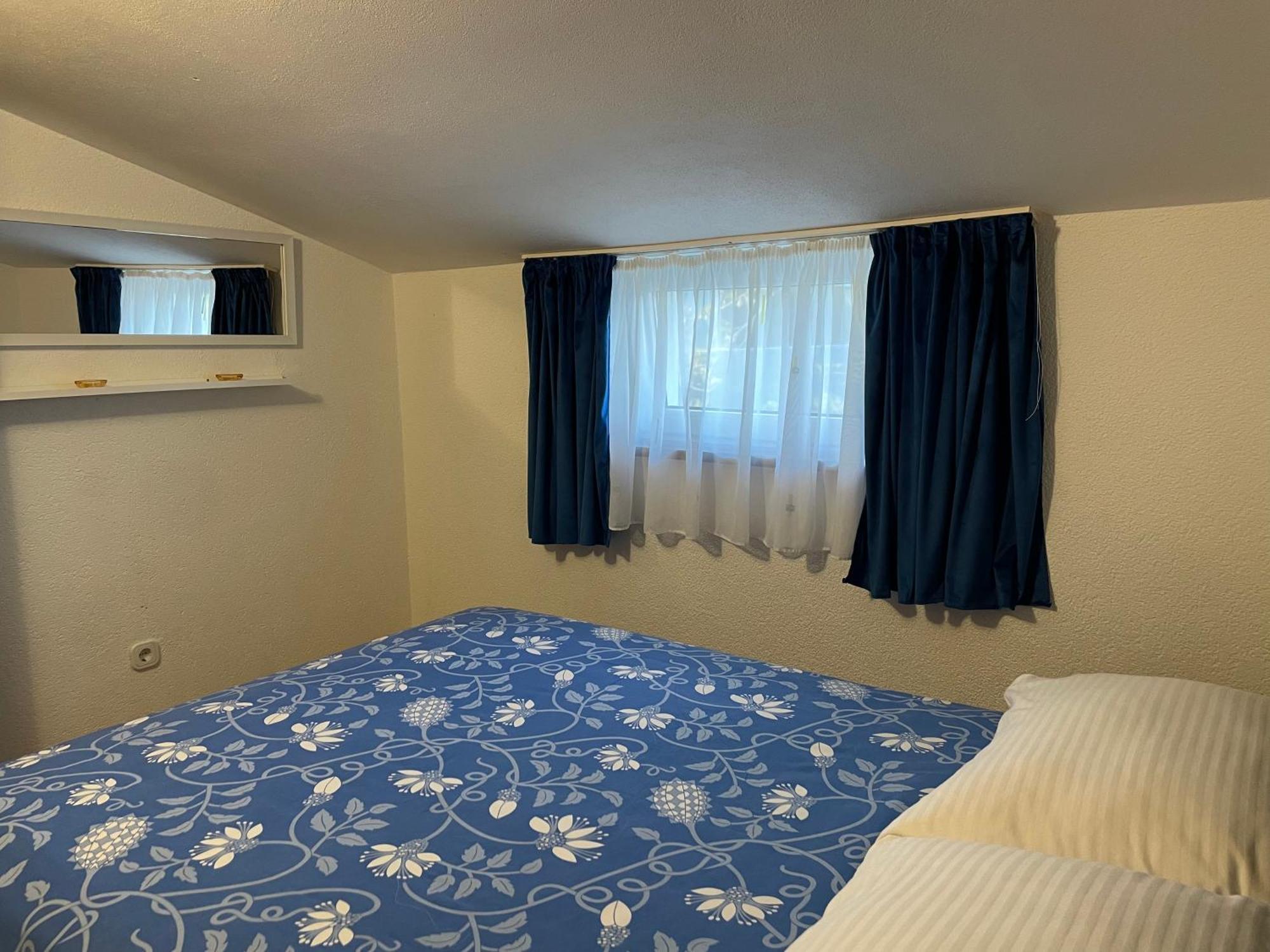 Dora Apartment *