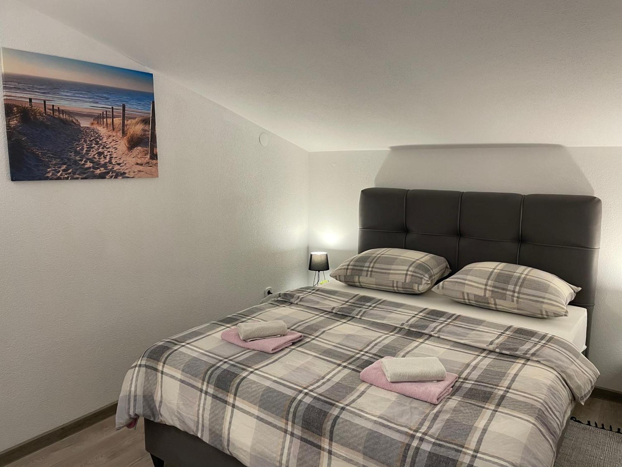 Dora Apartment *
