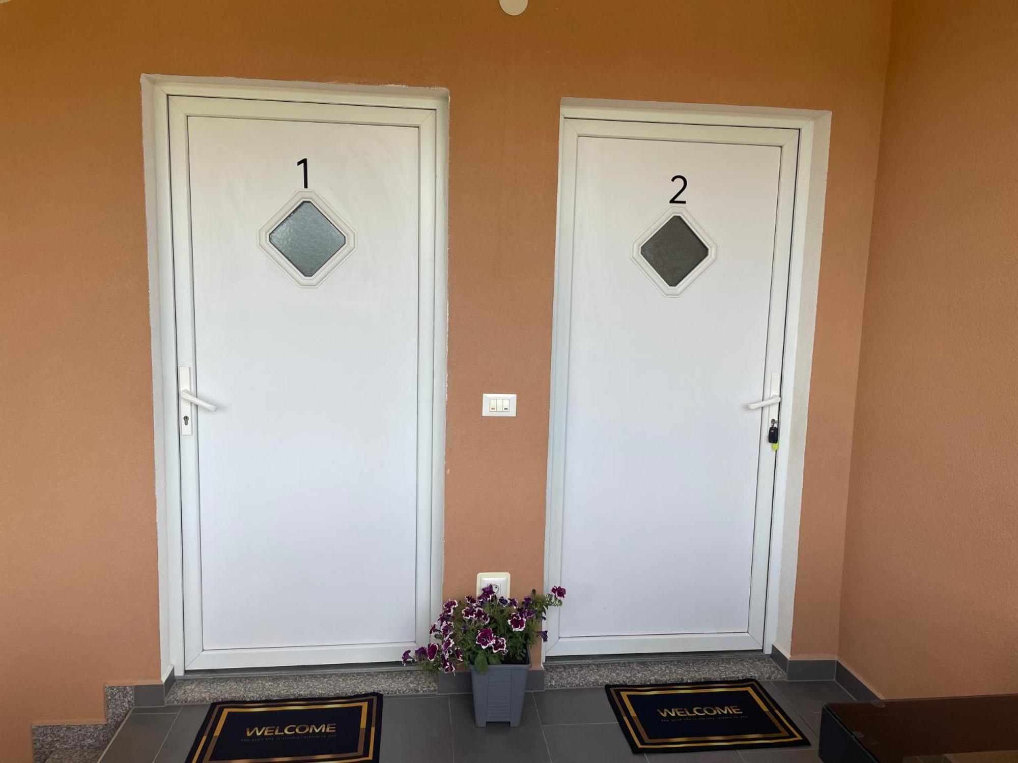 Dora Apartment