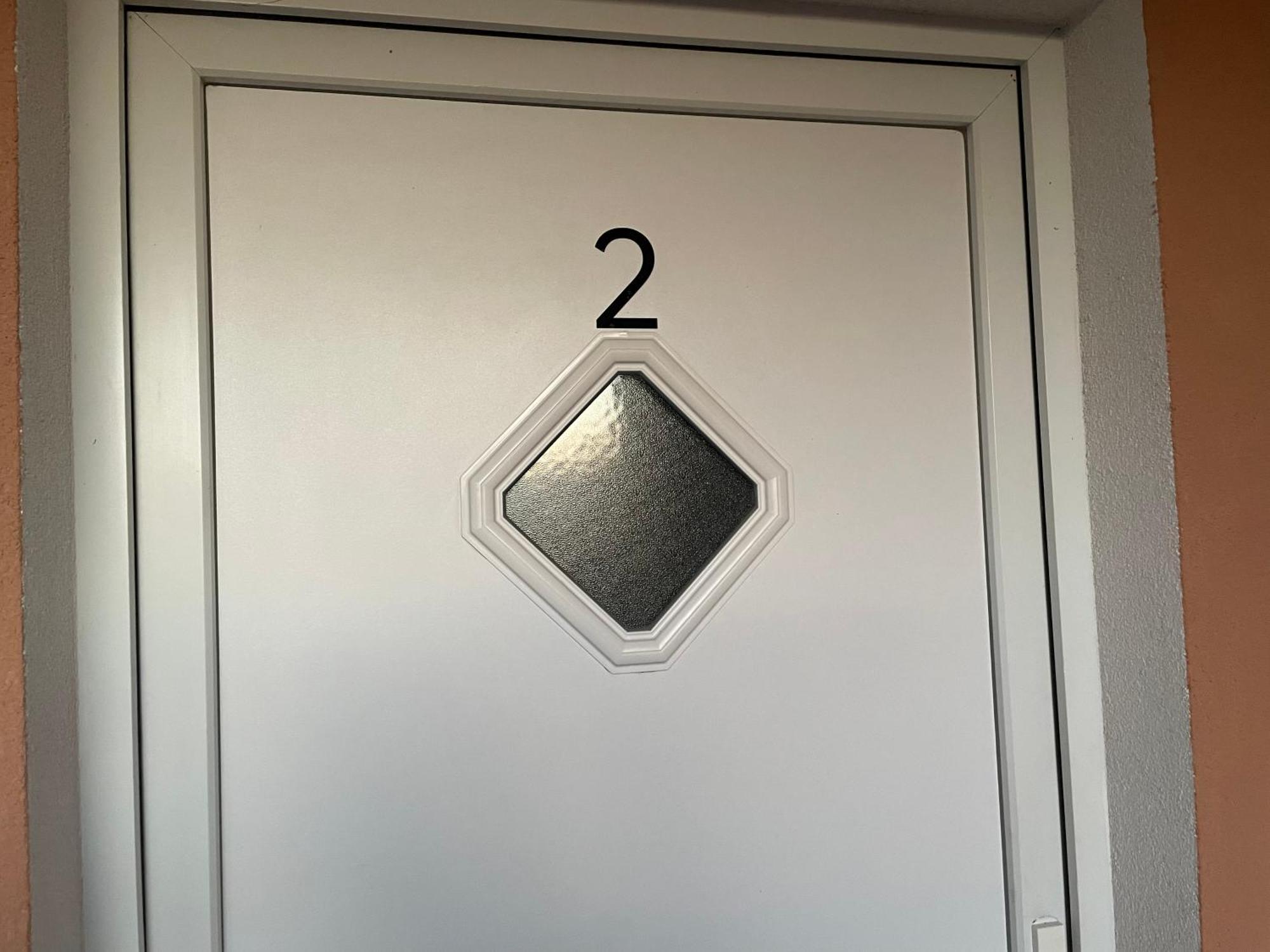 Apartment Dora *
