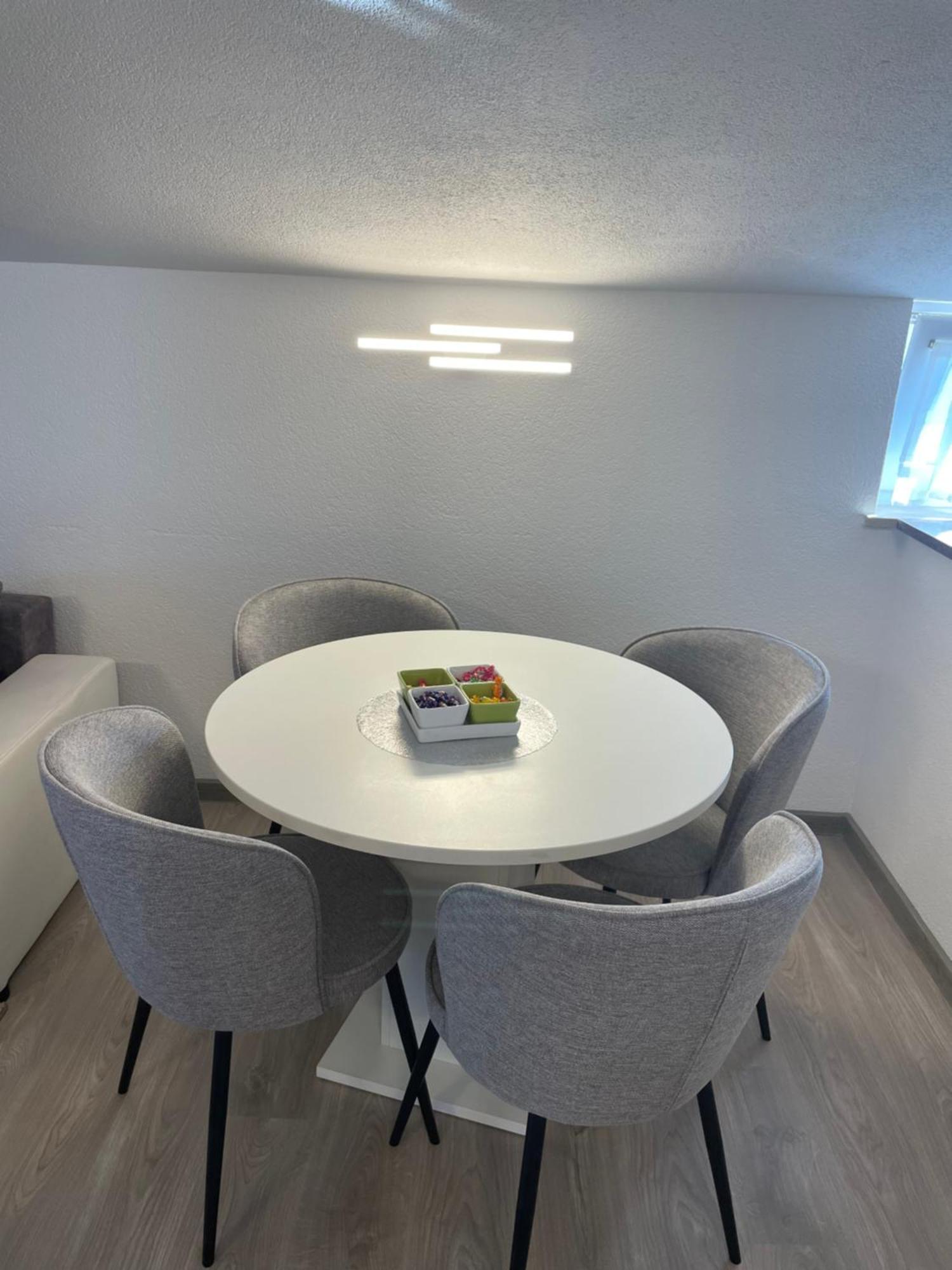 Dora Apartment *